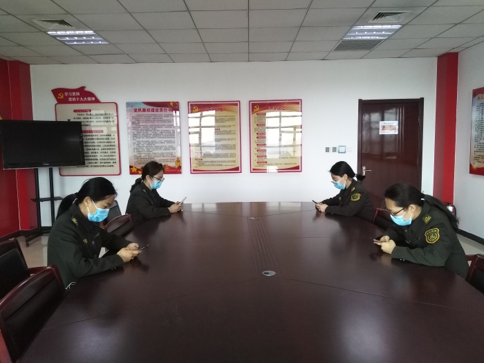 2022-3-8-邢台收费站-开展迎“三八”普法巾帼行法律知识网络答题活动-邢台站 金铭 摄 2022-3-8-邢台收费站-开展迎“三八”普法巾帼行法律知识网络答题活动-邢台站 金铭 摄