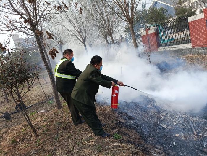 2022-3-17邺城站：司机无心酿火灾  及时扑灭讲安全，作者：张晶玉