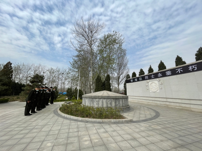 3月30日-藁城兴华路收费站-党支部开展主题扫墓悼念活动2