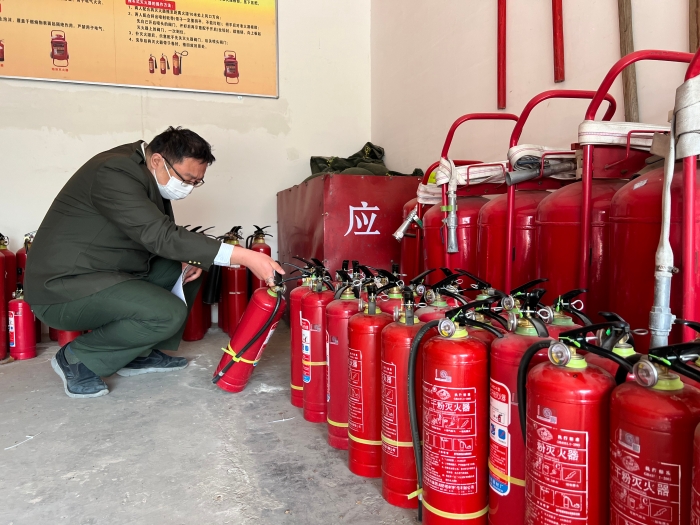 2022-4-1邯郸南收费站积极做好消防安全工作。作者：郭霄云